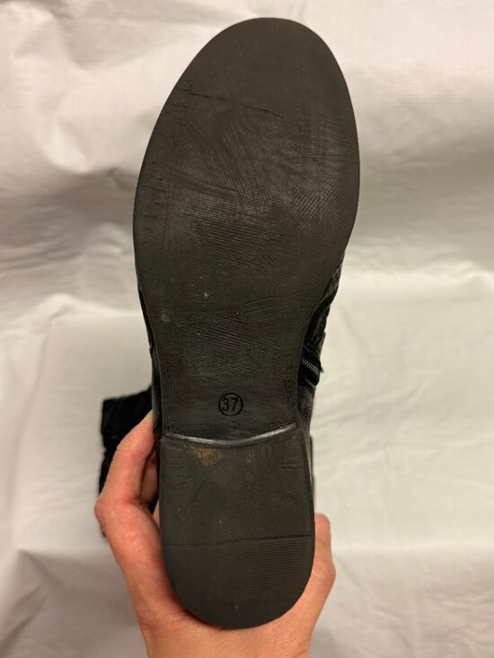 Miz Mooz Sallie Black Leather Ruched Ankle Boots - Button Detail Size 6.5 - Picture 8 of 12